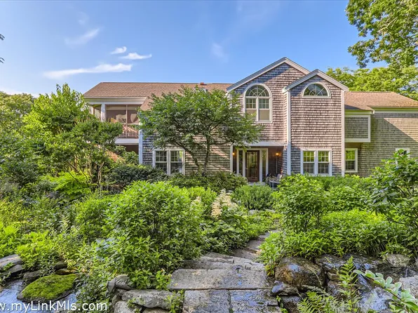 49 Gosnolds Way, Chilmark, MA 02535