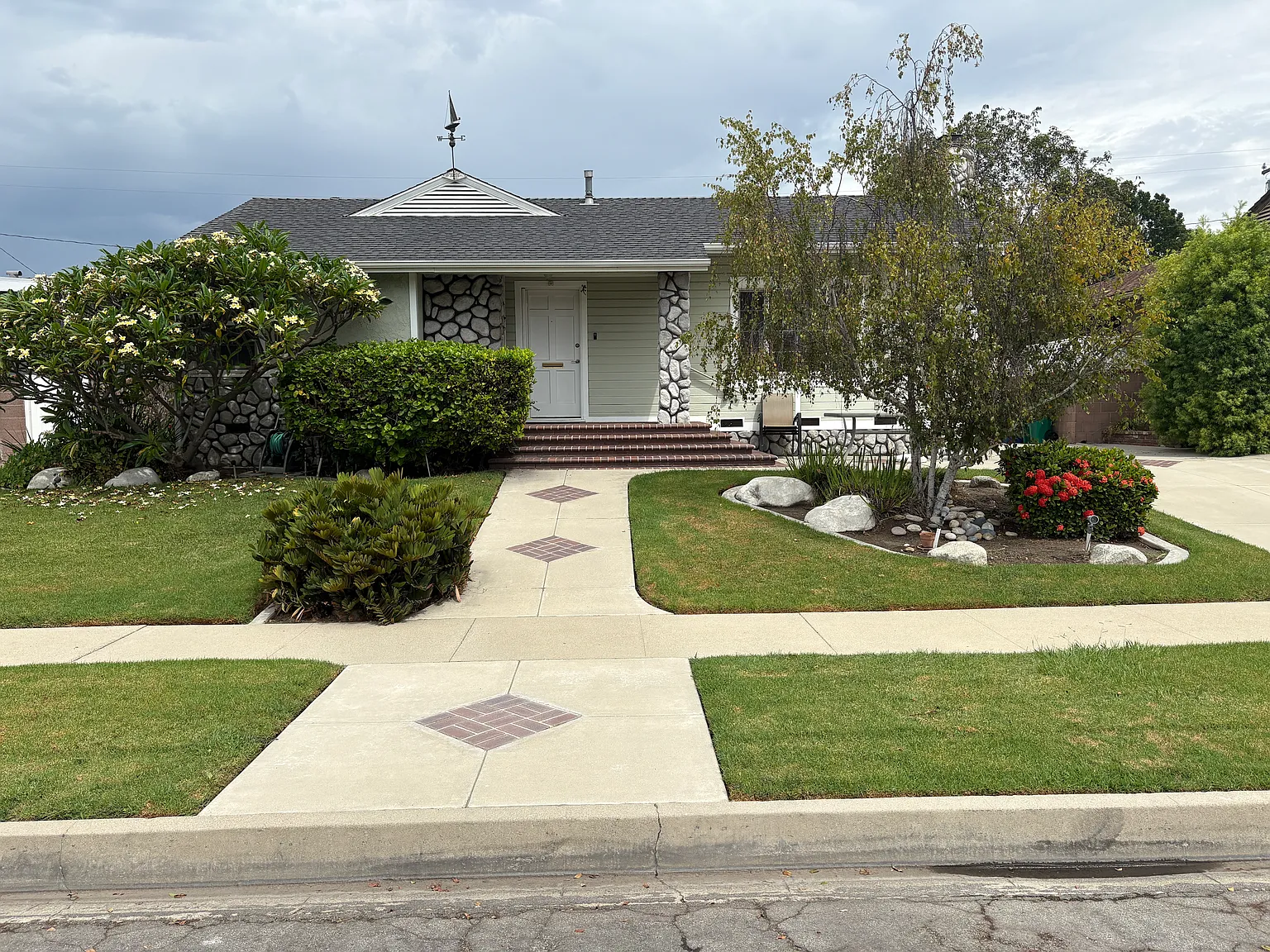 3 bed, 1485 sqft, $4,300 — Photo 1