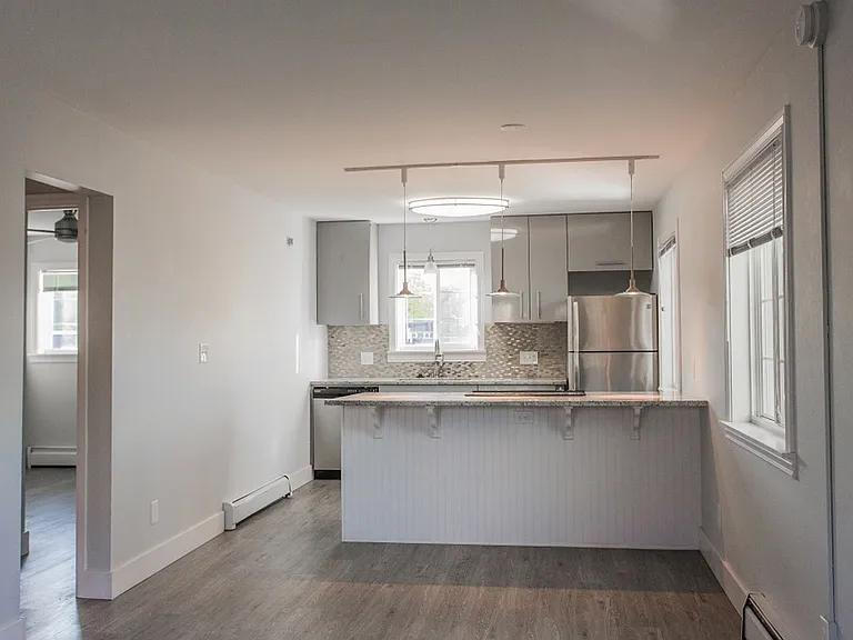 2401 Walnut St #6 — Photo 5