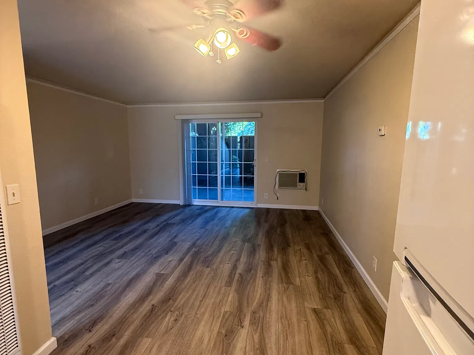 2 bed, 1100 sqft, $2,650 — Photo 3
