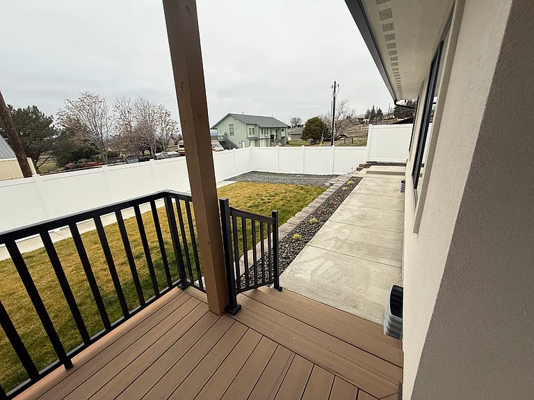 4518 Maple Ave — Photo 9