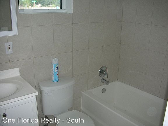 5th image of 5621 NE 22nd Ave APT 6