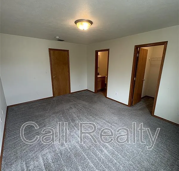 18716 E Augusta Ct — Photo 13