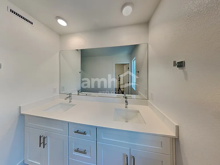 11140 Magallanes St — Photo 15