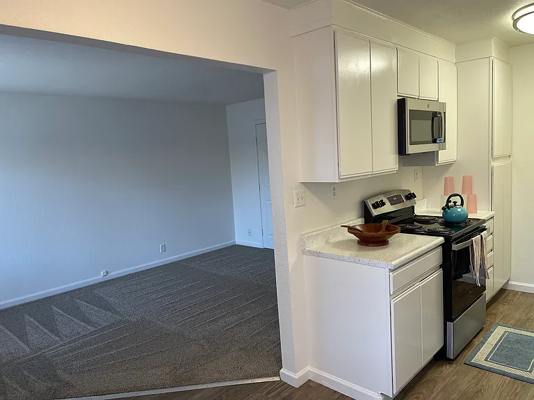 375 Saratoga Ave — Photo 2