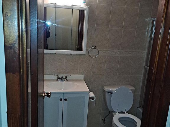 5th image of 177 Mosely Ave Floor 1