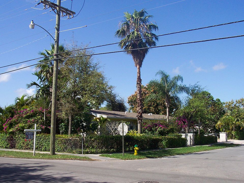2nd image of 6200 SW 30th St