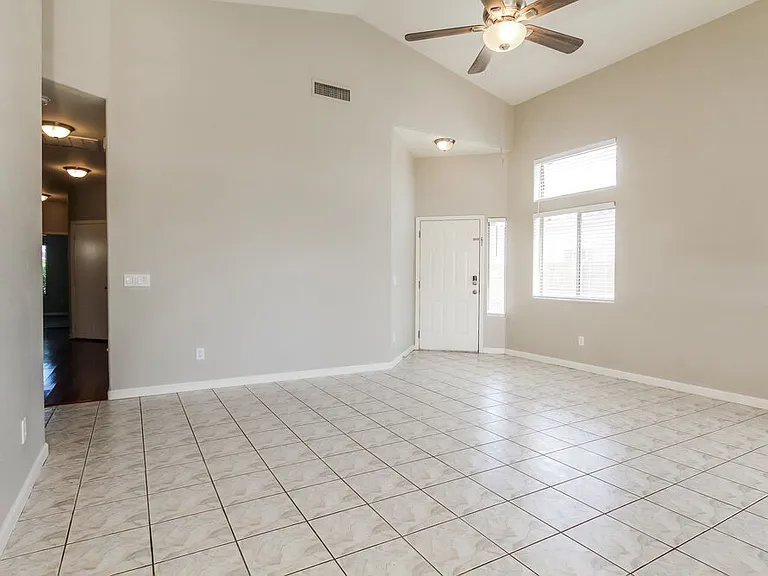14510 N 87th Ave — Photo 5