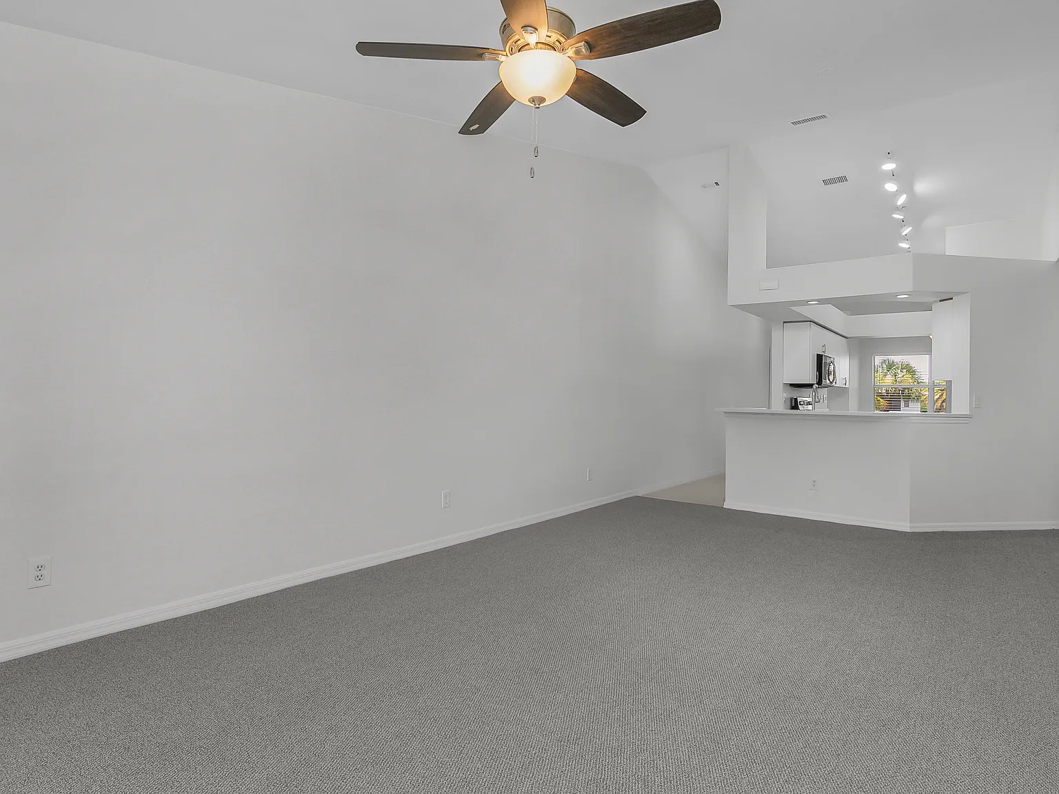 2 bed, 1144 sqft, $2,900 — Photo 4