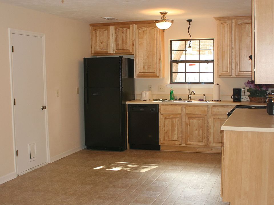 2nd image of 3703 Caracus Ct