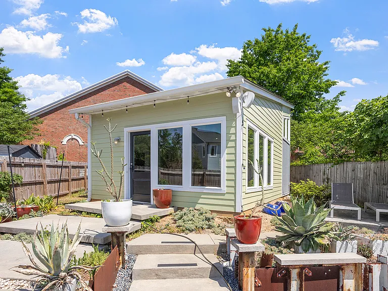 545 E Lenoir St — Photo 12