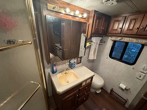 5th image of 331/332 Silverside Ct