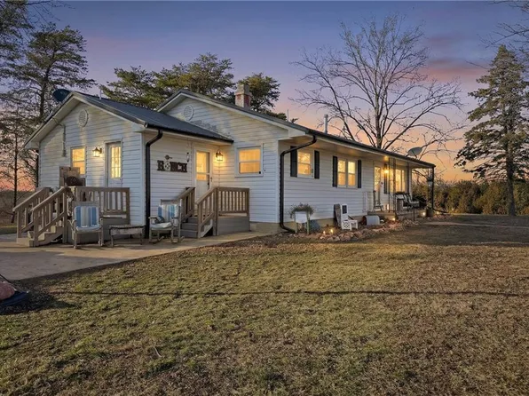 20567 York Rd, Brunswick, MO 65236