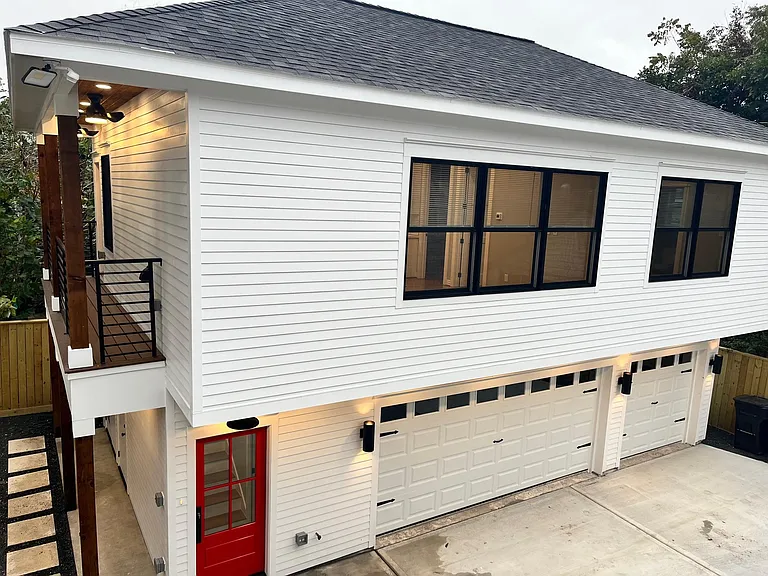 Private apartment behind main house