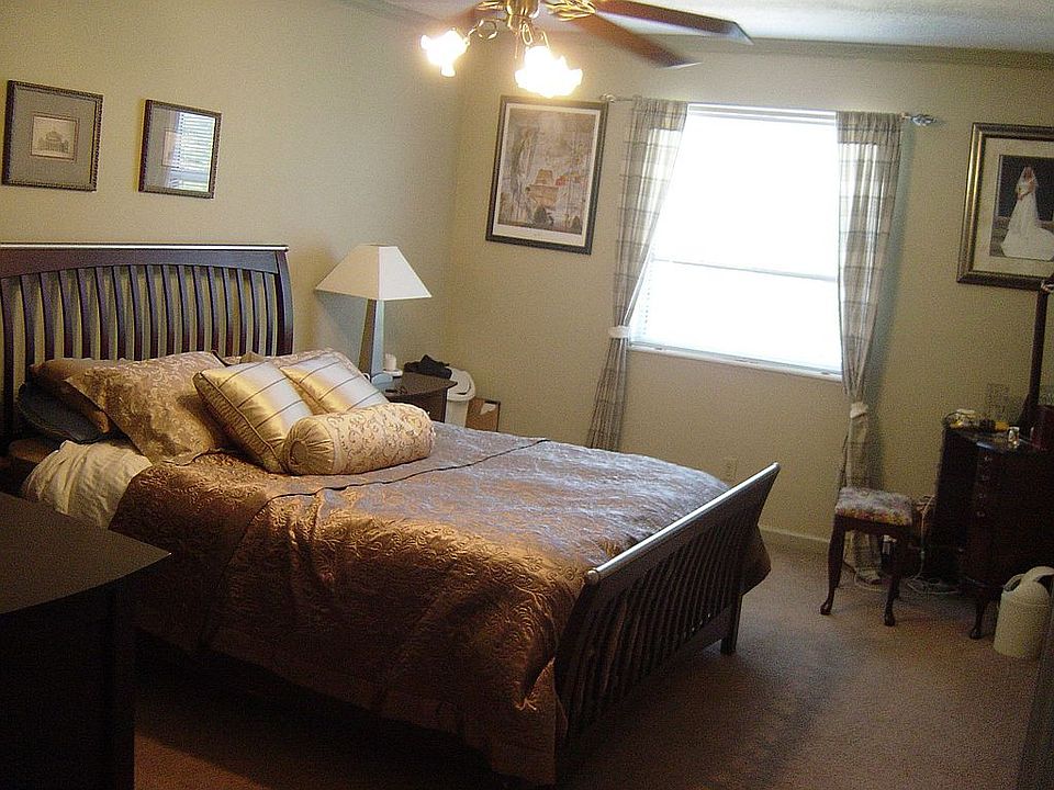 1st image of 526 Confederate Dr