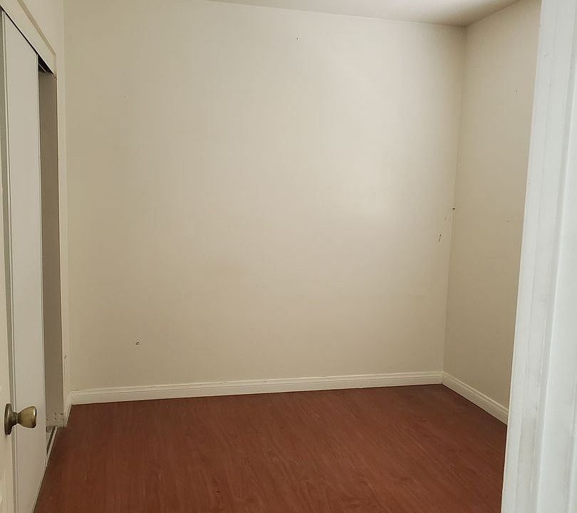 2nd image of 637 1/2 W 3rd St APT 6