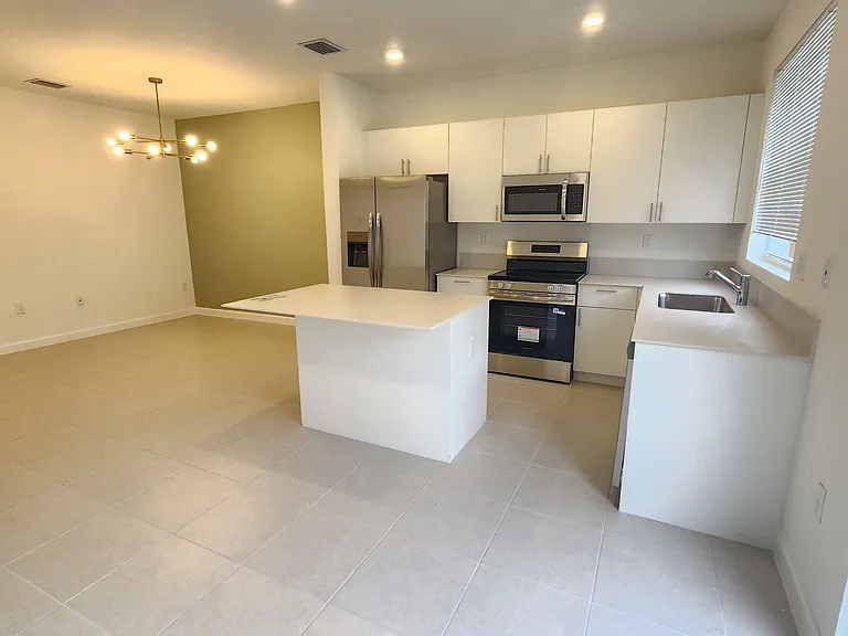 15671 SW 280th St — Photo 3