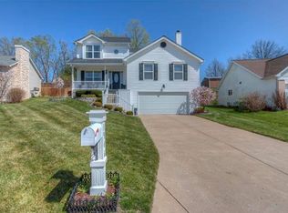3946 White Rose Ln, Saint Charles, MO 63304