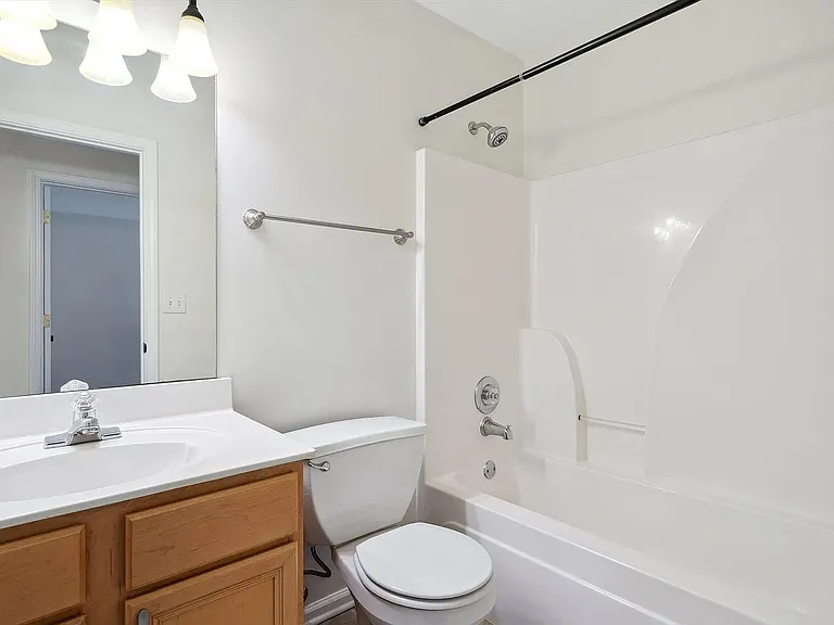 1133 Island Pl E — Photo 13