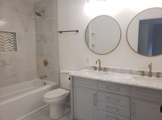 3343 163rd St, Hammond, IN 46323