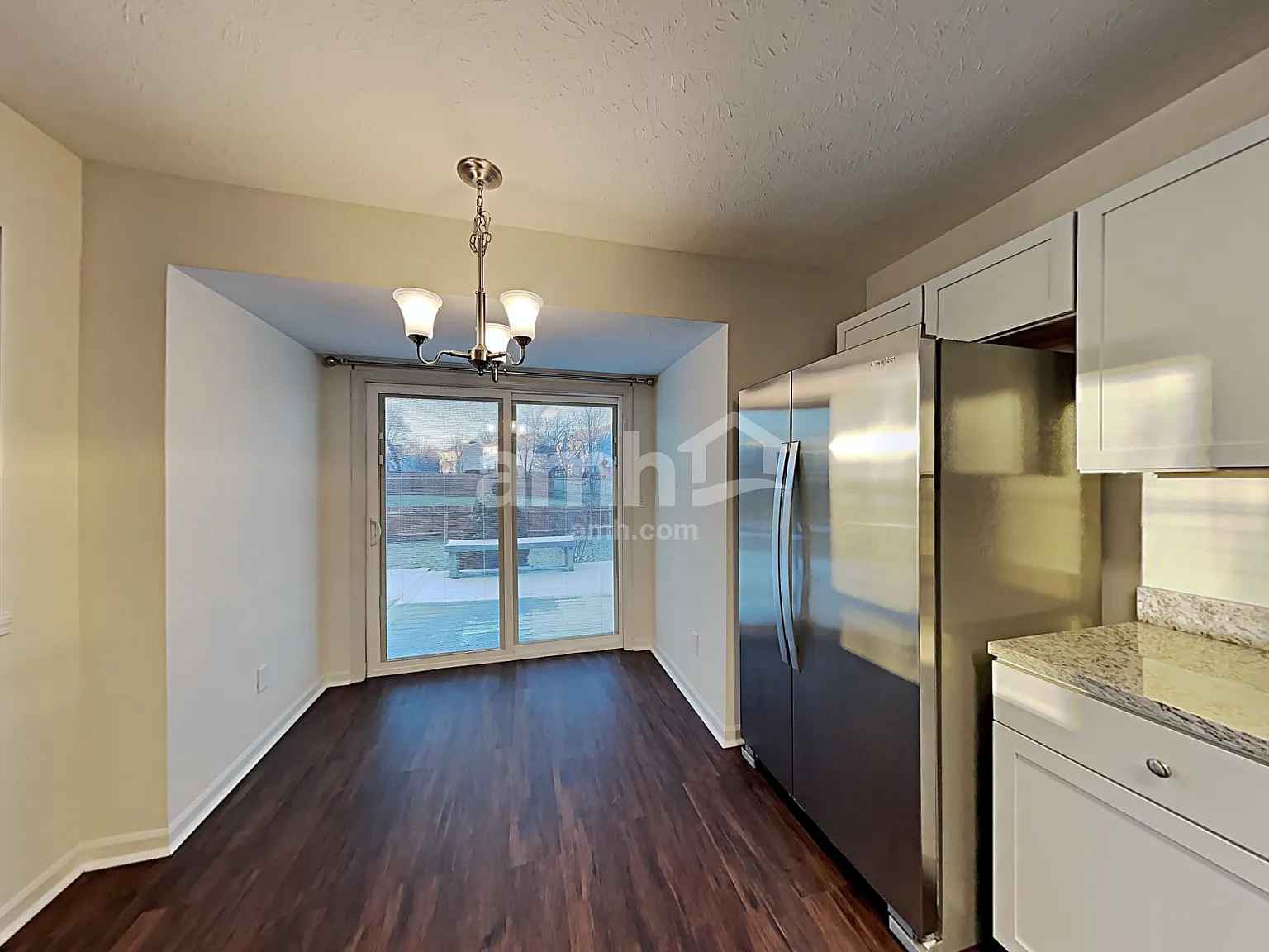 3 bed, 2.5 bath, 1858 sqft, $2,300 — Photo 4