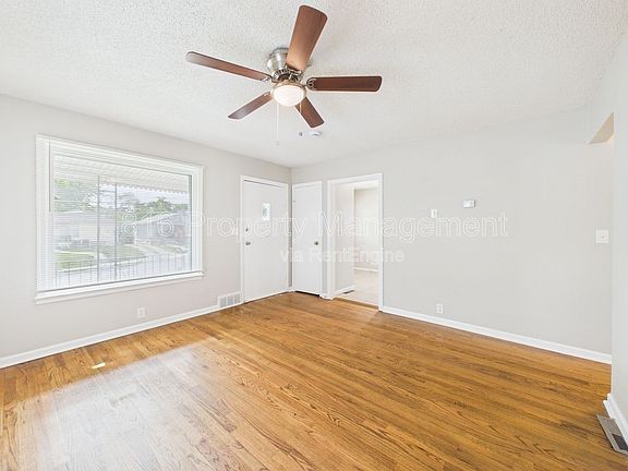 4th image of 3437 Jackson Ave