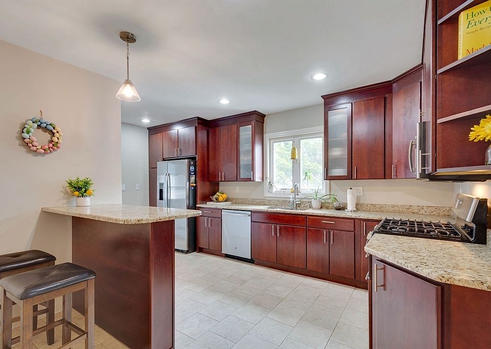 1st image of 95 Landseer St