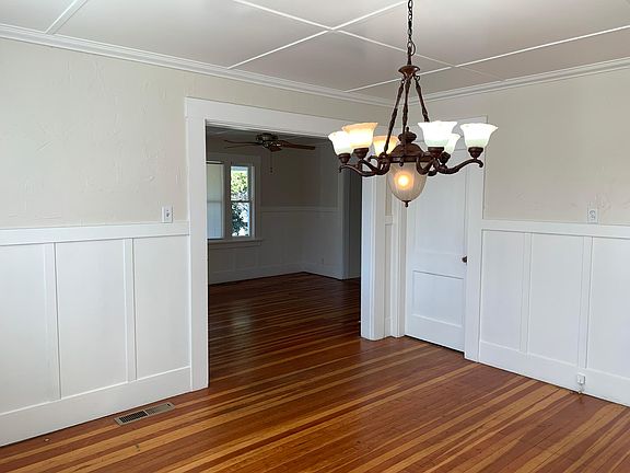 2nd image of 421 Barretta St