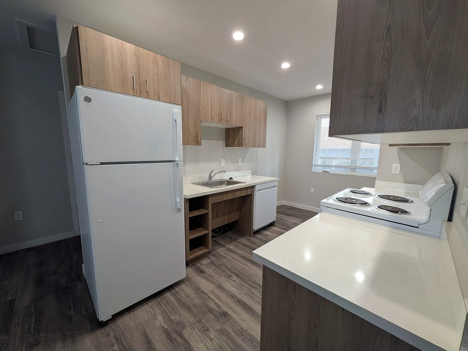 75 South 18th Avenue - B — Photo 3