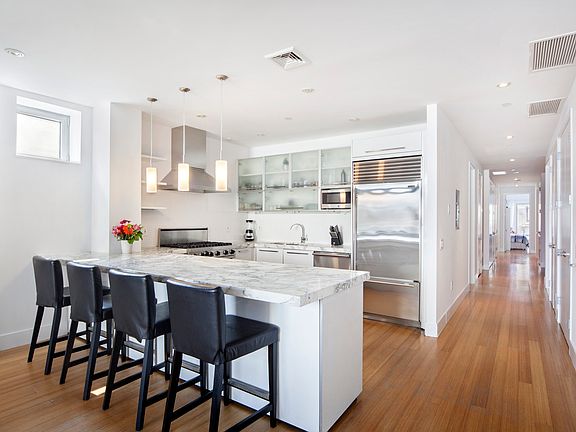 2nd image of 140 W 124th St APT 4A
