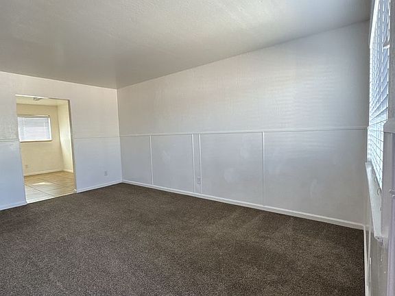 4th image of 810 S Court St APT D