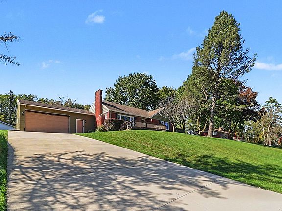3rd image of 167 University Dr