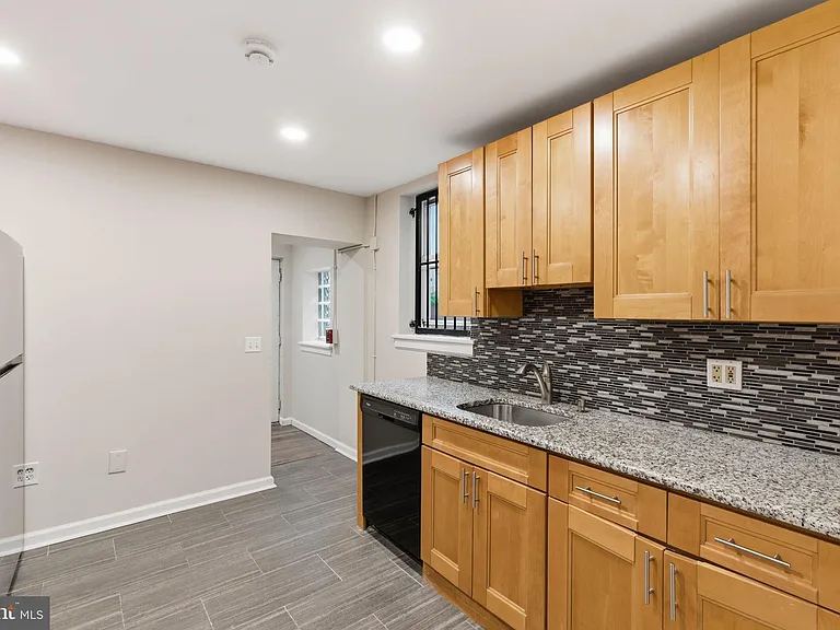 1817 N Gratz St — Photo 11