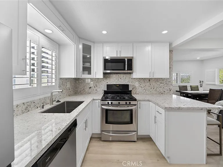 5929 Weaver Ln — Photo 7