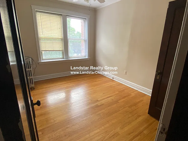 3256 W Belle Plaine Ave #3 — Photo 1