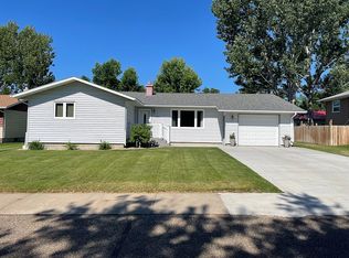 1025 2nd Ave NW, Hazen, ND 58545