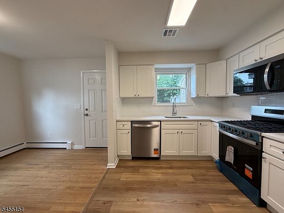 4th image of 754 Walnut St #754