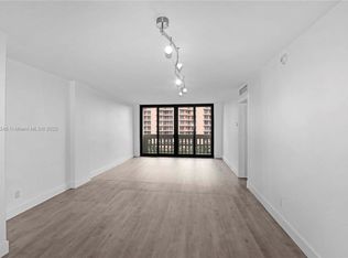 90 Edgewater Dr APT 718, Coral Gables, FL 33133