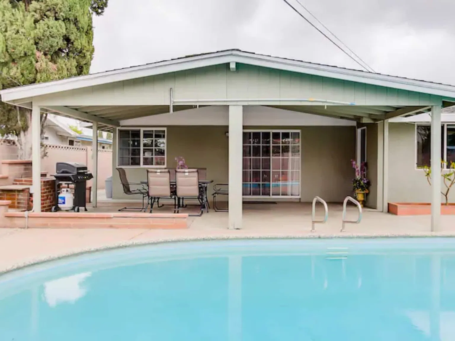 4 bed, 1313 sqft, $13,000 — Photo 2