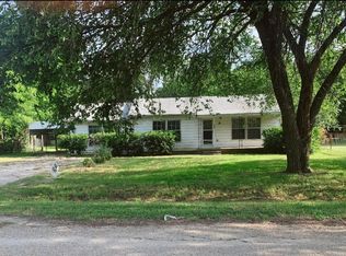 1303 W Church St, Little River Academy, TX 76554