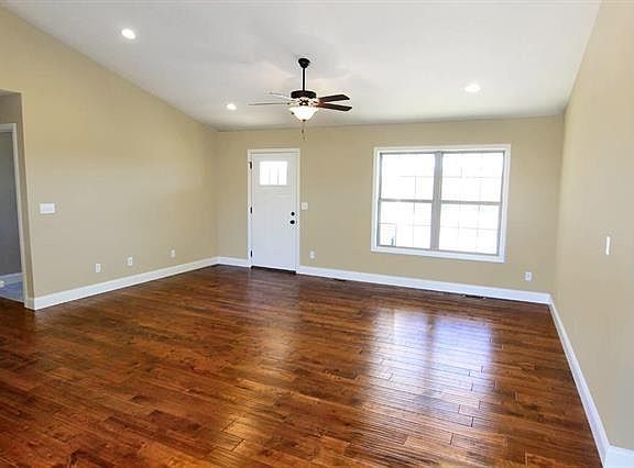 4th image of 461 Culloden Moore Dr