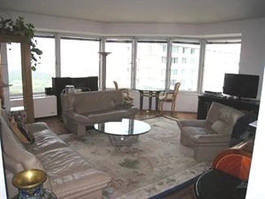 Sold by Douglas Elliman | media 8