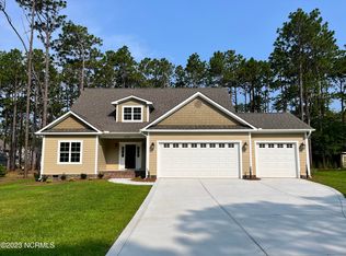 1505 Crest Dr, Aberdeen, NC 28315