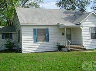 919 S Rogers St, Waxahachie, TX 75165