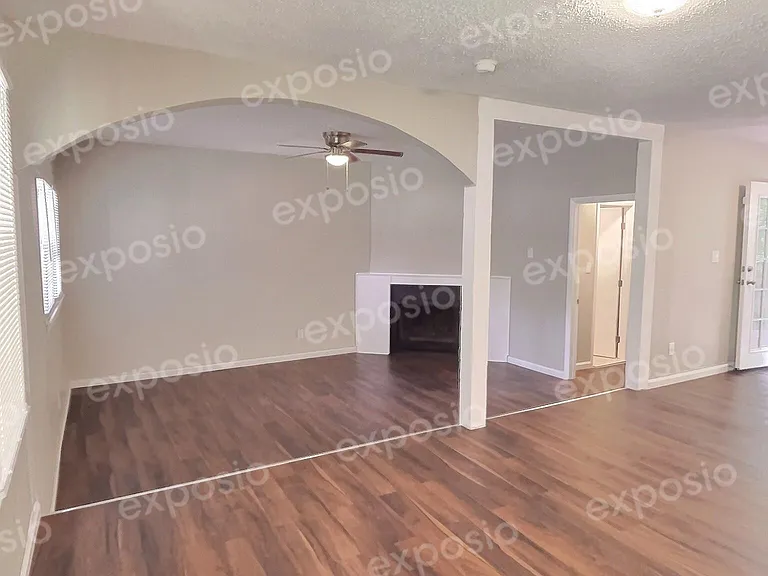 673 Jeb Stuart Dr — Photo 2