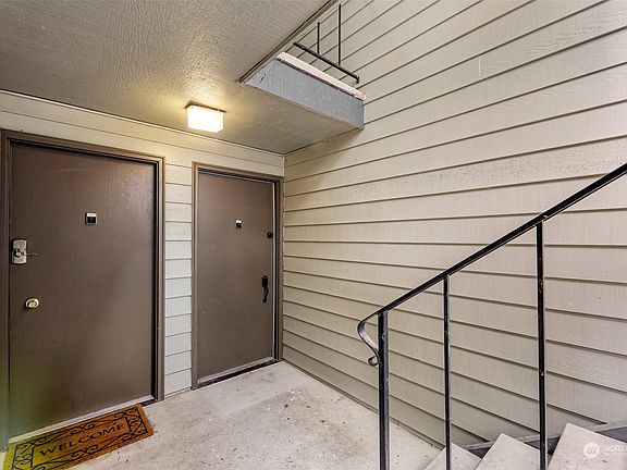 4th image of 3828 Lake Washington Boulevard SE #4C