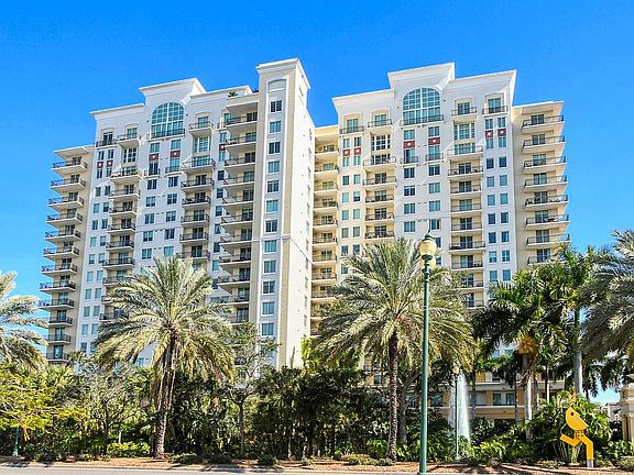 2nd image of 800 N Tamiami Trl #Penthouse 1707