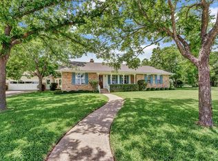 772 Luckenbach Rd, Fredericksburg, TX 78624