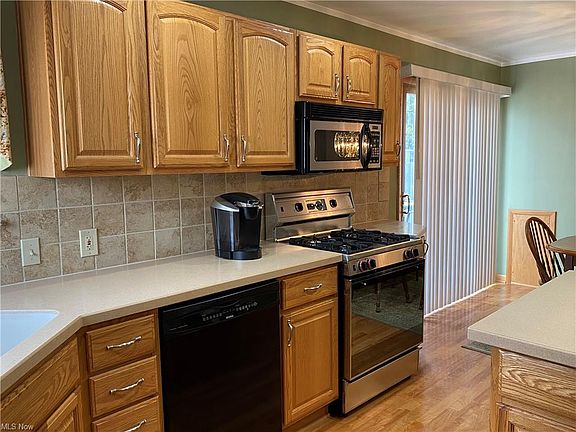 3rd image of 6047 Westbrook Dr