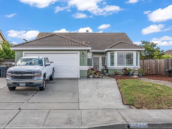 2nd image of 1007 Mayfield Way